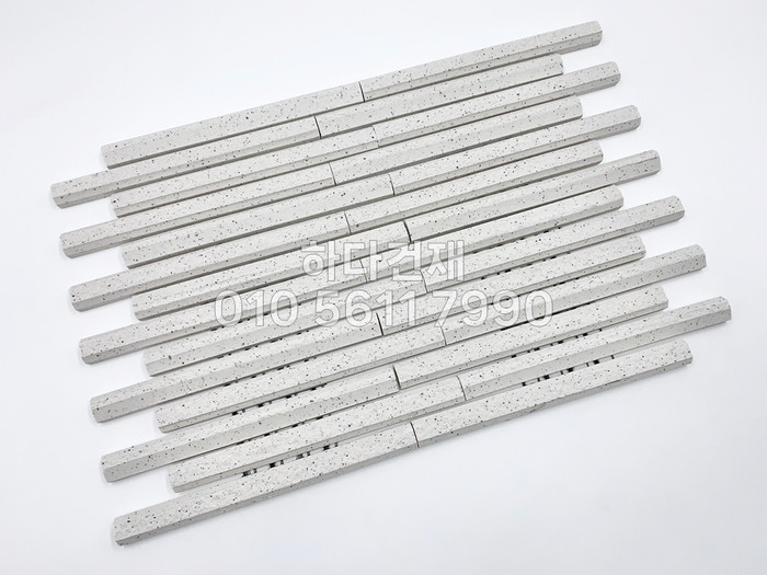 아이코트료와 베르니나 타일 K01 화이트 / 하다건재 아이콧료와 ICOT RYOWA