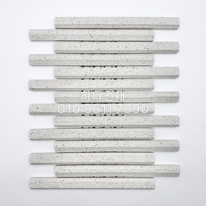 아이코트료와 베르니나 타일 K01 화이트 / 하다건재 아이콧료와 ICOT RYOWA