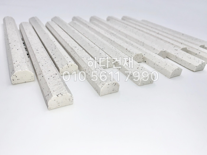 아이코트료와 베르니나 타일 K01 화이트 / 하다건재 아이콧료와 ICOT RYOWA