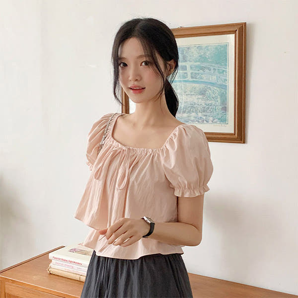 아뜨랑스 밴딩 리본 캉캉 반팔 블라우스 bs8205