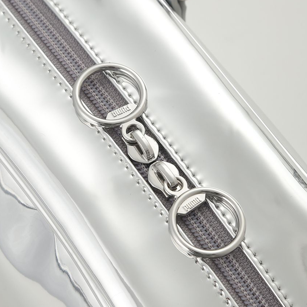 에미 x PUMA 숄더백 WIDE BOSTON METALLIC BAG 실버 092380-01 - 상세 이미지 4