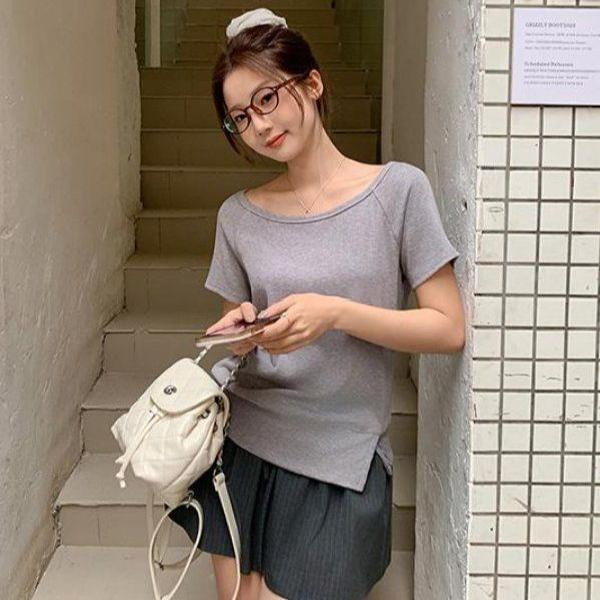 봄 여름 여성 루즈핏 옆트임 무지 반팔 티셔츠 비스코스 혼방 데일리룩 캐주얼룩 심플티 - 상품 이미지