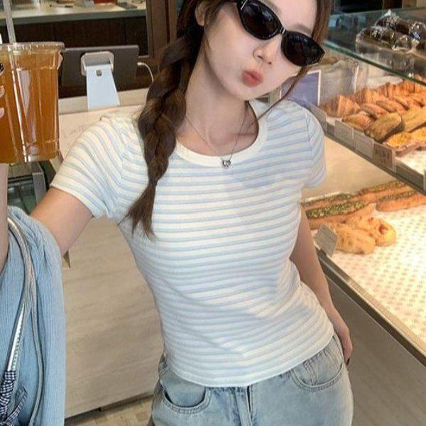 봄 여름 여성 슬림핏 라운드넥 스트라이프 크롭 반팔 티셔츠 면스판 데일리룩 캐주얼룩 기본티 - 상품 이미지