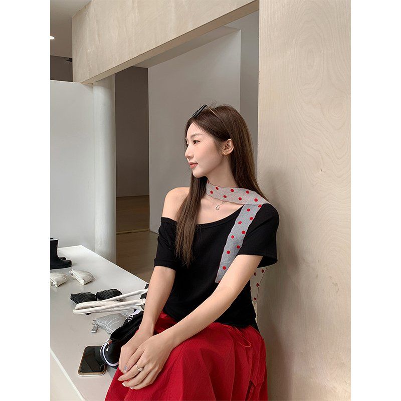 봄 여름 여성 루즈핏 옆트임 무지 반팔 티셔츠 비스코스 혼방 데일리룩 캐주얼룩 심플티 - 상세 이미지 4