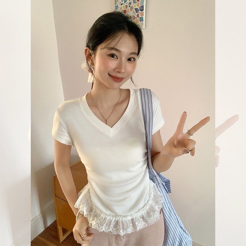 캐주얼 데일리룩 여성 봄 여름 슬림핏 반팔 티셔츠 브이넥 옆셔링 밑단 레이스 면스판 - 상세 이미지 3