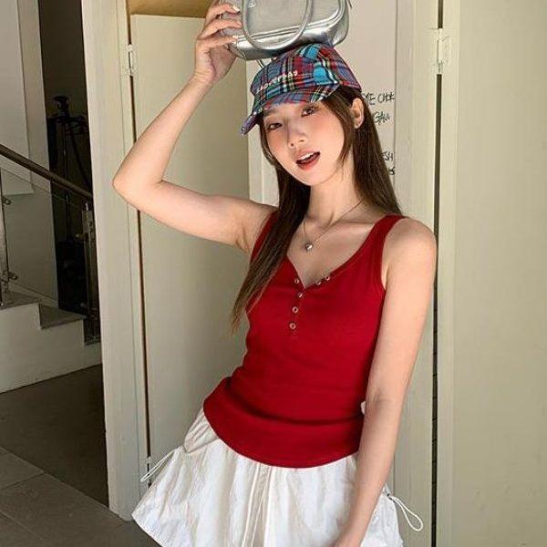 봄 여름 여성 슬림핏 브이넥 골지 민소매 나시 티셔츠 면스판 데일리룩 캐주얼룩 베이직 - 메인 이미지