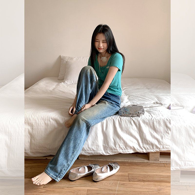 봄 여름 여성 슬림핏 U넥 앞버튼 레터링패치 크롭 반팔 티셔츠 면혼방 데일리룩 캐주얼 - 상세 이미지 5