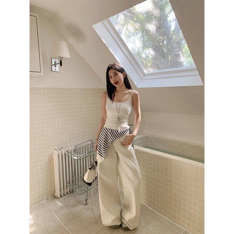 봄 여름 여성 슬림핏 뒷면 레이스배색 민소매 나시 티셔츠 면스판 데일리룩 캐주얼룩 베이직 - 상세 이미지 3