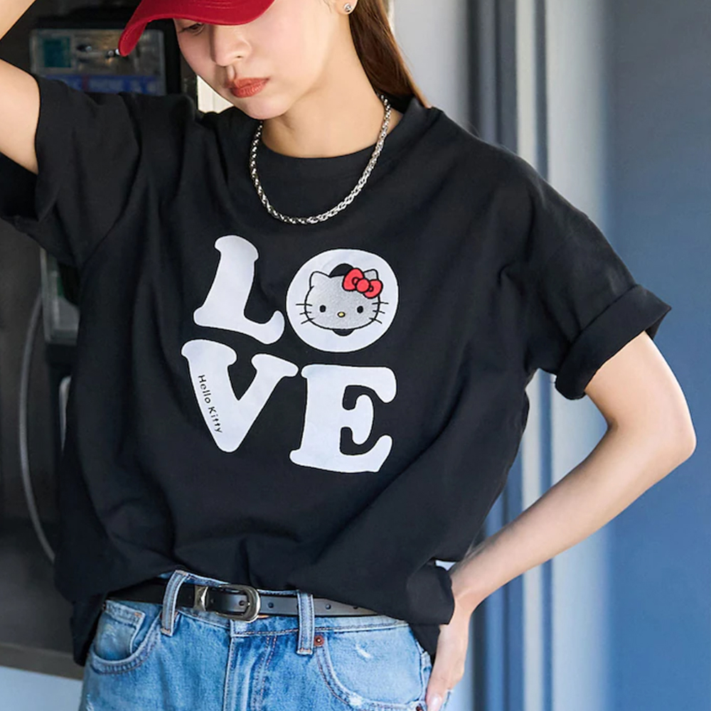 프릭스 스토어 X 헬로키티 반팔티 HELLO KITTY LOVE 로고 T셔츠 Limited products 티셔츠 3223220800544 - 상세 이미지 2