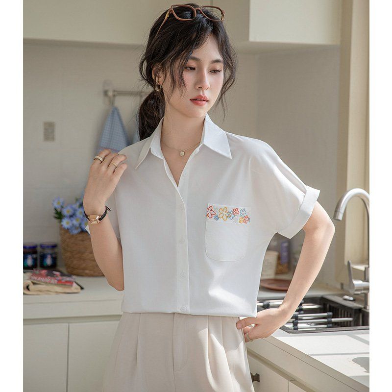 꽃자수 반팔 셔츠 브이넥 블라우스 봄 여름 슬림핏 데일리룩 오피스룩 출근룩 깔끔한 - 상세 이미지 3