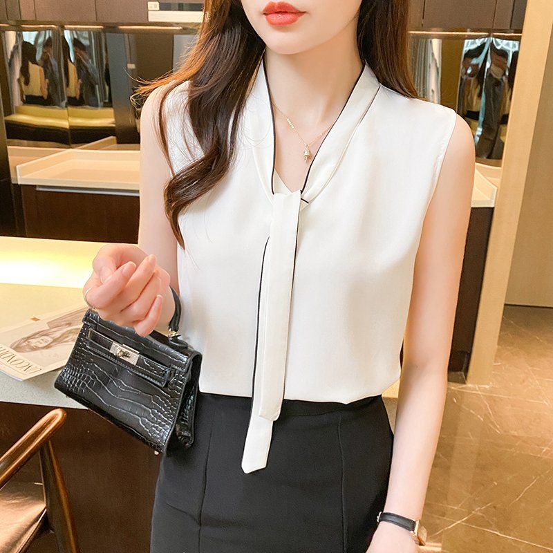 여름 여성 루즈핏 스카프넥 배색 민소매 블라우스 폴리 오피스룩 데일리룩 하객룩 나시 셔츠 - 상품 이미지