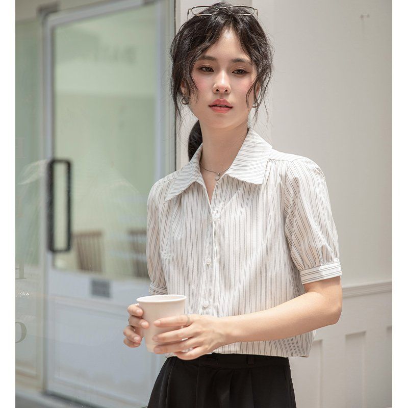 봄 여름 슬림핏 스트라이프 반팔 셔츠 퍼프소매 브이넥 블라우스 데일리룩 오피스룩 출근룩 - 상세 이미지 2