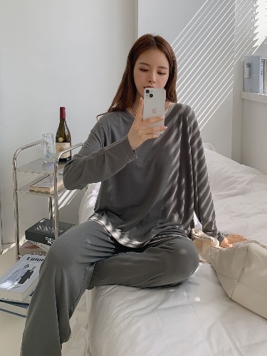 폼나나 Pomnana 루즈핏 무지 트레이닝 세븐 캐주얼 홈웨어 상하의세트 - 상품 이미지