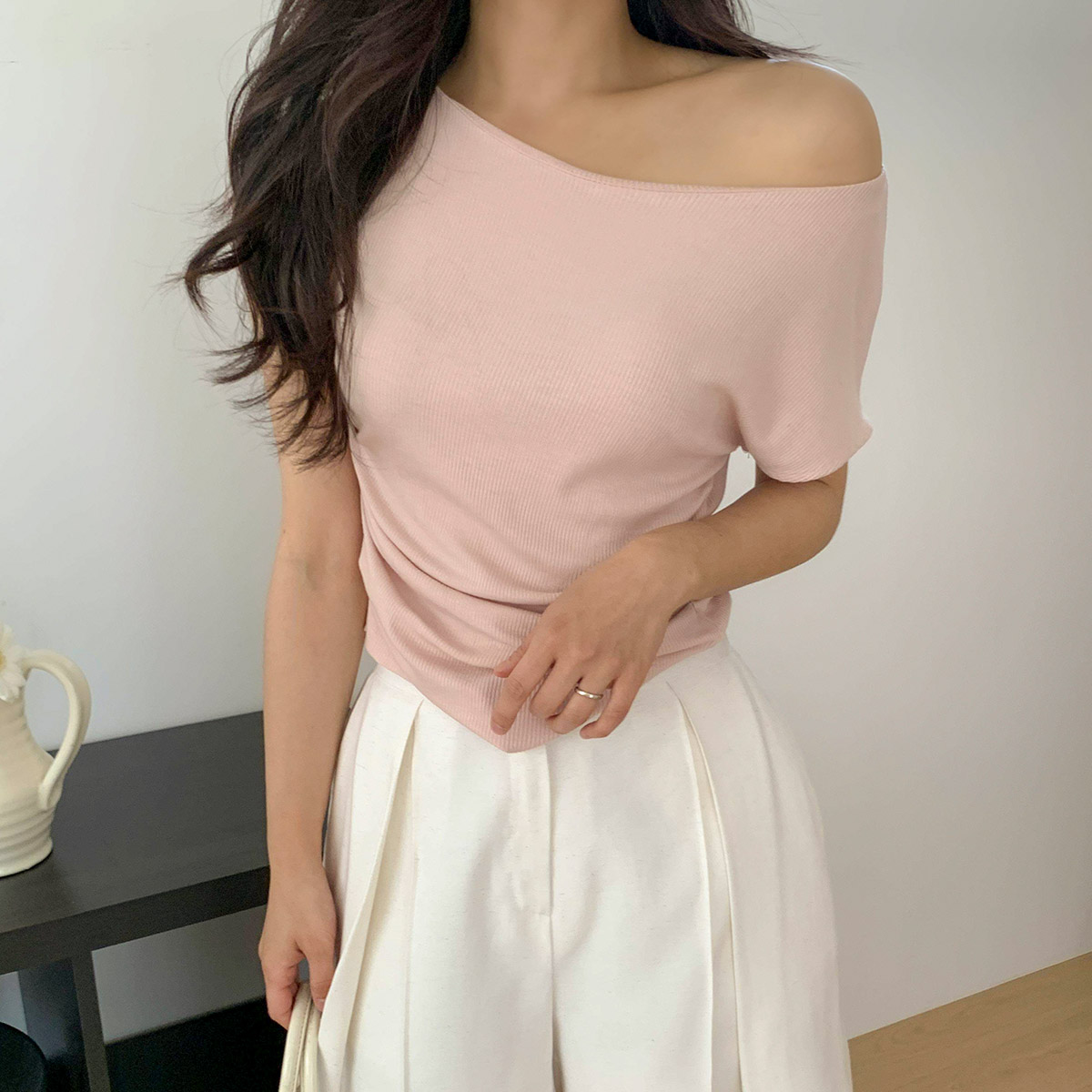 드레이프티 골지반팔 캡소매티 셔링 보트넥티셔츠 언발 - 상세 이미지 2