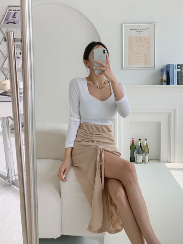 폼나나 Pomnana 슬림핏 롱 주름 옆트임 하니 데일리룩 스커트 - 메인 이미지