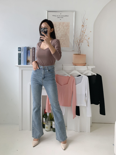 폼나나 Pomnana 슬림핏 무지 브이넥 긴팔하트넥 여름 기본 티셔츠 - 상품 이미지