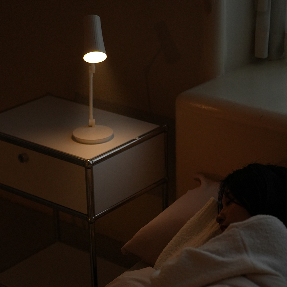 AX-T1 LED 무선 책상스탠드 독서등 탁상 침대조명 마그네틱 휴대폰충전 겸용 이미지 7
