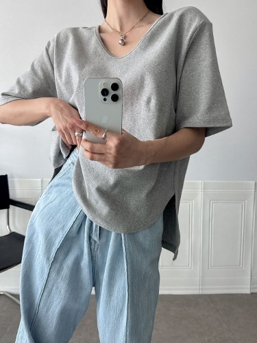 폼나나 Pomnana 루즈핏 옆트임 깊은 u넥 반팔 톡톡패드 여름 기본 티셔츠 - 상품 이미지