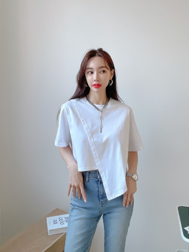 폼나나 Pomnana 슬림핏 무지 포인트 반팔언발크롭 여름 기본 티셔츠 - 상품 이미지