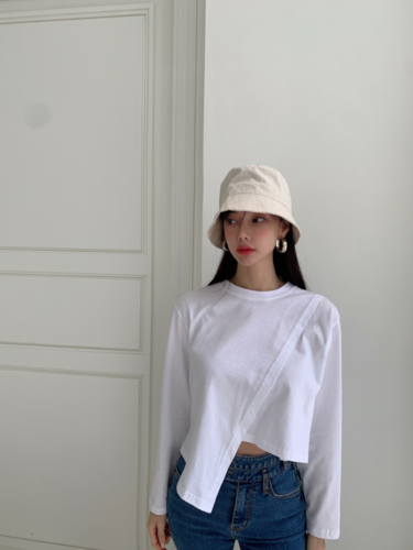 폼나나 Pomnana 슬림핏 무지 긴팔 긴팔언발크롭 기본 레이어드 티셔츠 - 상품 이미지
