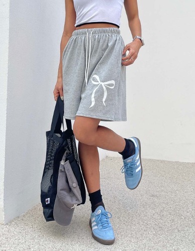 폼나나 Pomnana 오버핏 허리끈 프린팅 반바지 핫리본 편안한 포인트 팬츠 - 상품 이미지