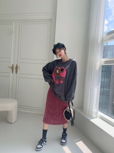 폼나나 Pomnana 슬림핏 롱 일자 팅클 반짝이 데일리룩 스커트 - 메인 이미지