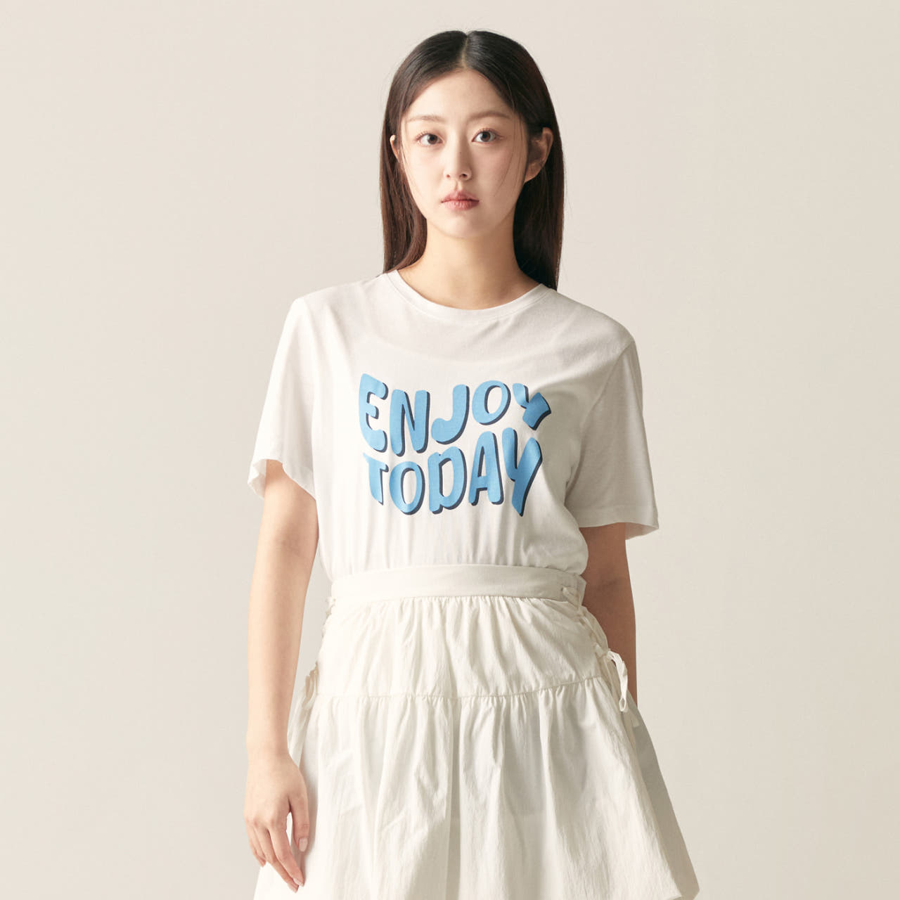 로엠 레터 반팔 티셔츠 RMHWF23R12