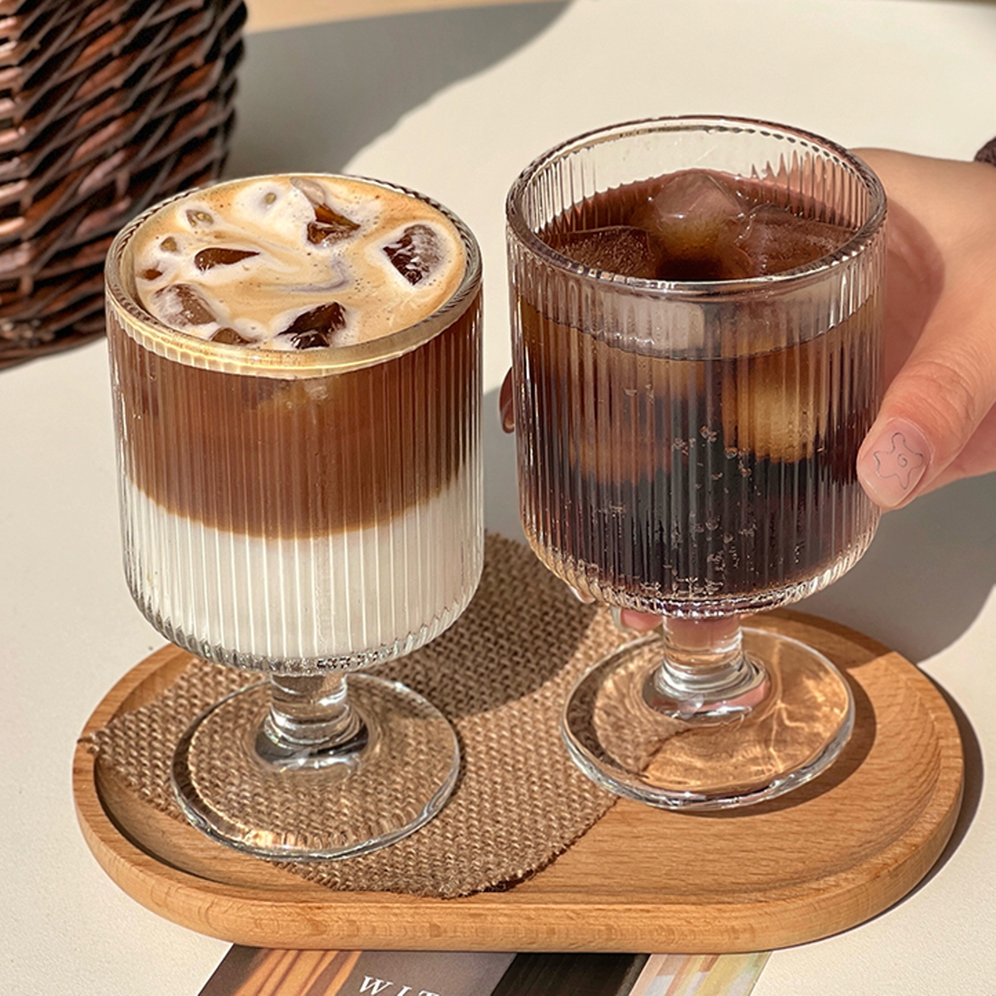 플리츠 고블렛잔 아이스아메리카노 플랫화이트 아인슈페너 냉커피잔 홈카페 유리컵 240ml