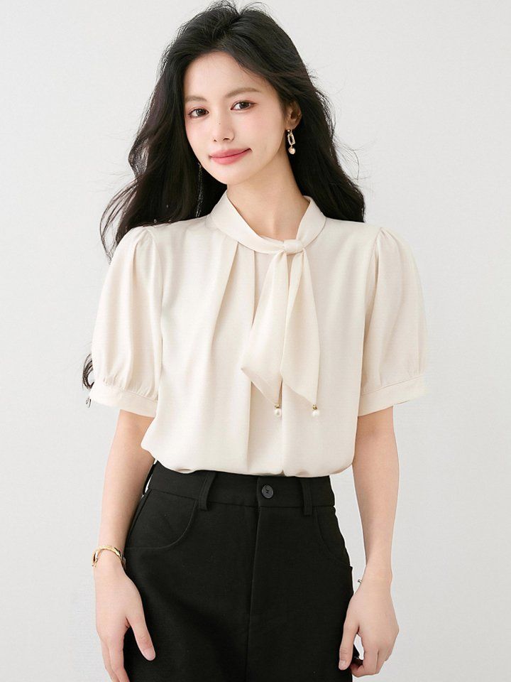 봄 여름 루즈핏 타이넥 퍼프소매 블라우스 핀턱 반팔셔츠 데일리룩 오피스룩 출근룩 - 상세 이미지 4
