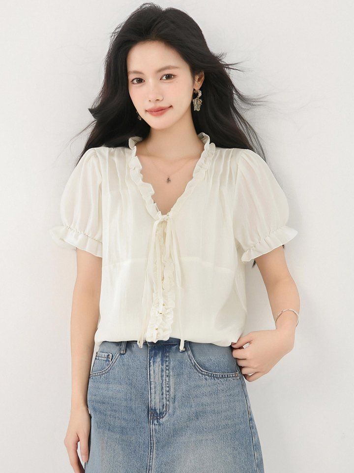 봄 여름 루즈핏 프릴 브이넥 블라우스 반팔셔츠 리본 셔링 데일리룩 오피스룩 출근룩 - 상세 이미지 4