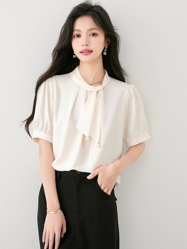 봄 여름 루즈핏 타이넥 퍼프소매 블라우스 핀턱 반팔셔츠 데일리룩 오피스룩 출근룩 - 상세 이미지 2