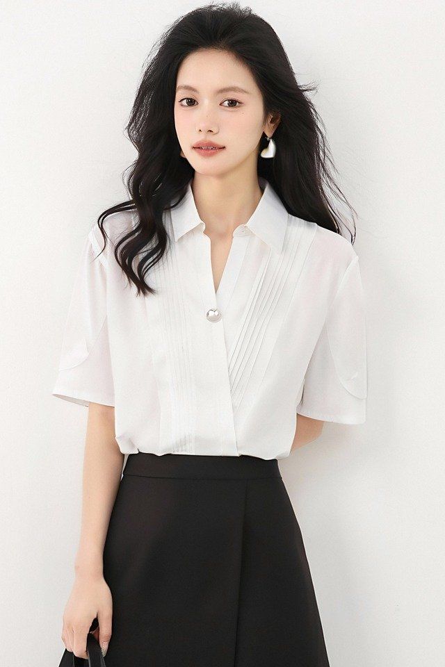봄 여름 루즈핏 핀턱 브이넥 셔츠 블라우스 반팔 카라 원버튼 데일리룩 오피스룩 출근룩 - 상세 이미지 5