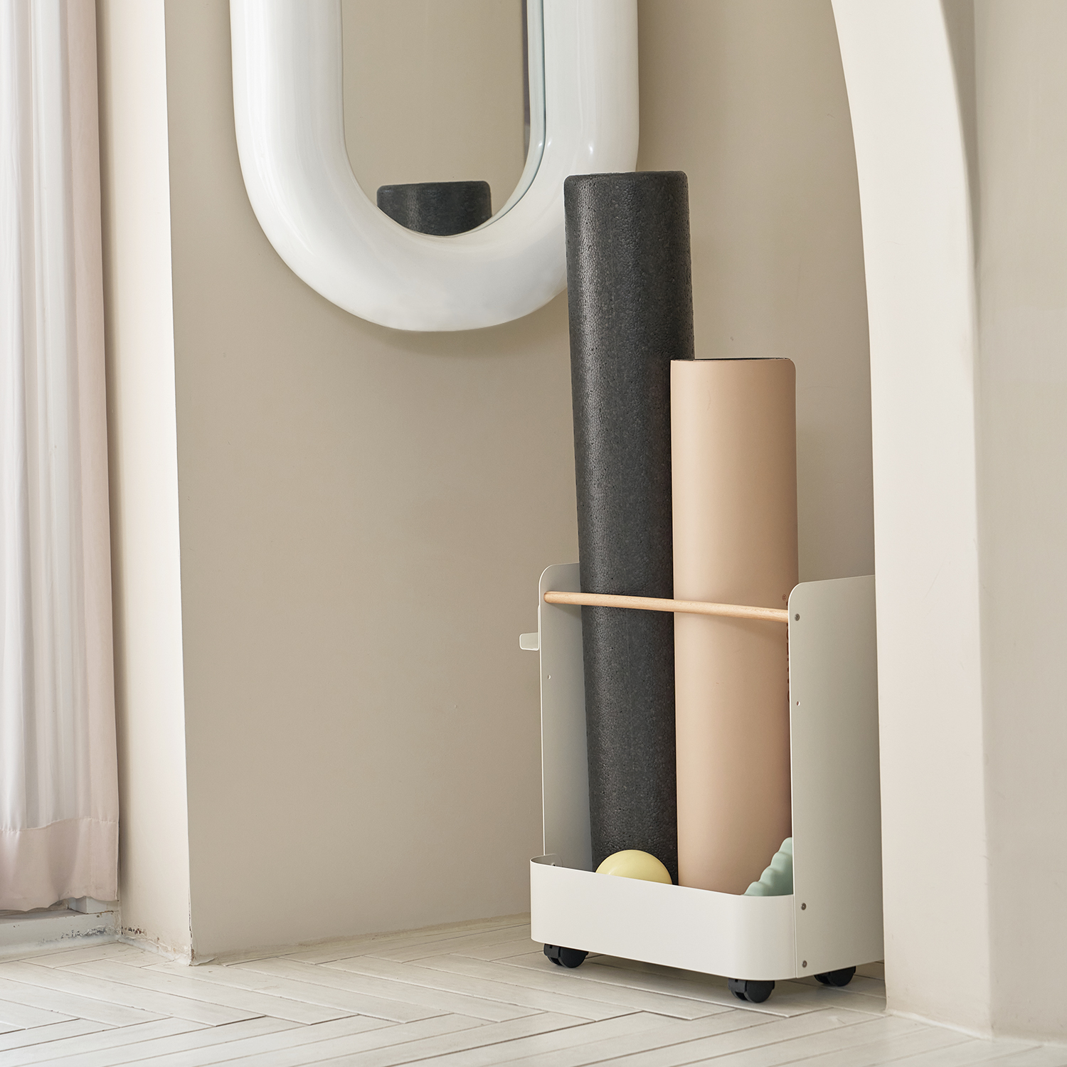 코드리빙 바퀴달린 철제 주방 이동식 틈새 슬림 수납 선반 미니 트롤리 트레이