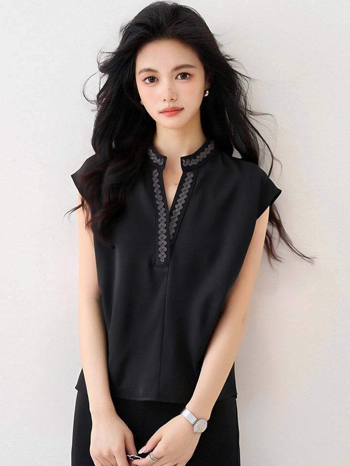 봄 여름 루즈핏 자수 브이넥 블라우스 민소매 플러터소매 데일리룩 오피스룩 출근룩 시원한 - 상세 이미지 2