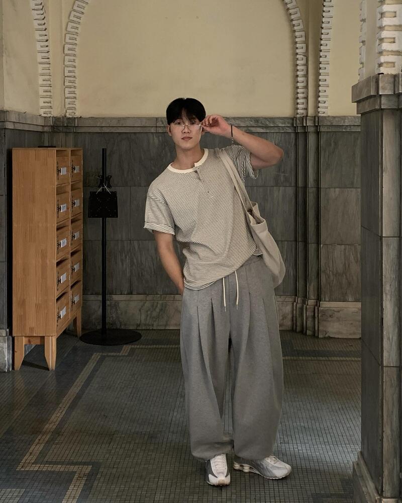 투모아 핀턱 스웻 팬츠 : 아더아인