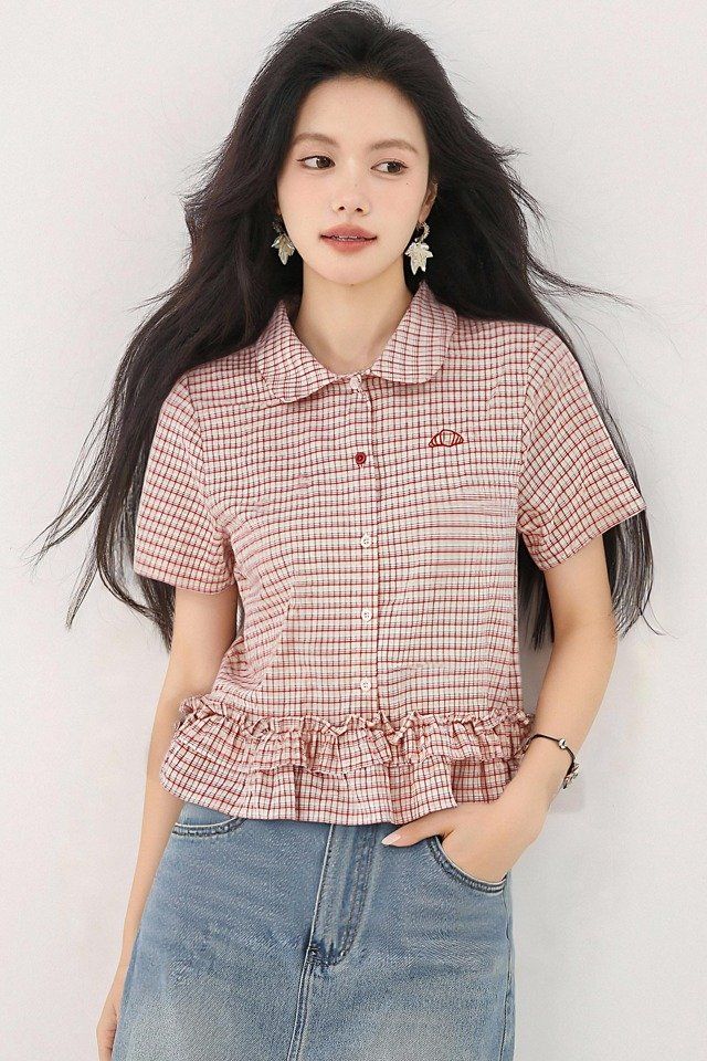 봄 여름 루즈핏 체크 크롭 셔츠 블라우스 반팔 카라 프릴밑단 데일리룩 캐주얼룩 - 상세 이미지 5
