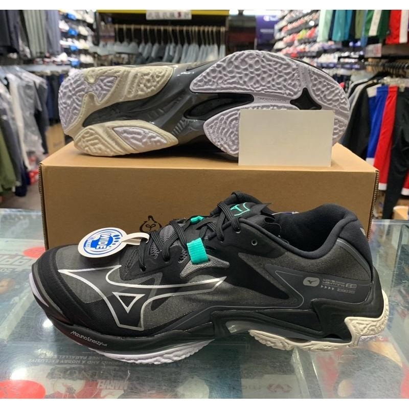 미즈노 웨이브 라이트닝 Z8 와이드 배구화 V1GA240158