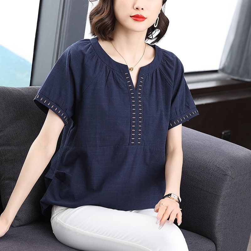 봄 여름 여성 루즈핏 빅사이즈 자수 브이넥 반팔 블라우스 셔링 데일리룩 면 상의 - 상품 이미지