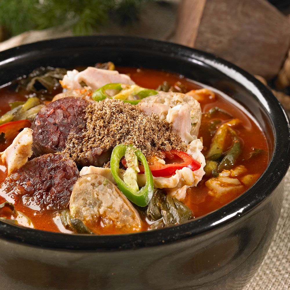엄마의 마음을 담아낸 푸짐한 얼큰 토종 순대국 : WIHT-BOM