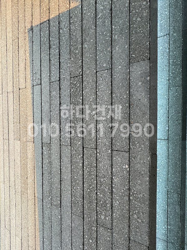 모노타일 롱와이드 500x50x17T 진모던그레이 / 하다건재 시공사례