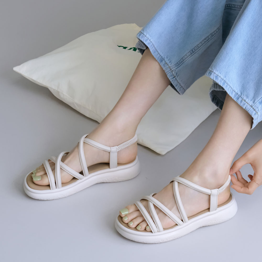 에스유니 여성용 여름 발볼 넓은 통굽 쿠션 스트랩 샌들 4cm - 상세 이미지 4