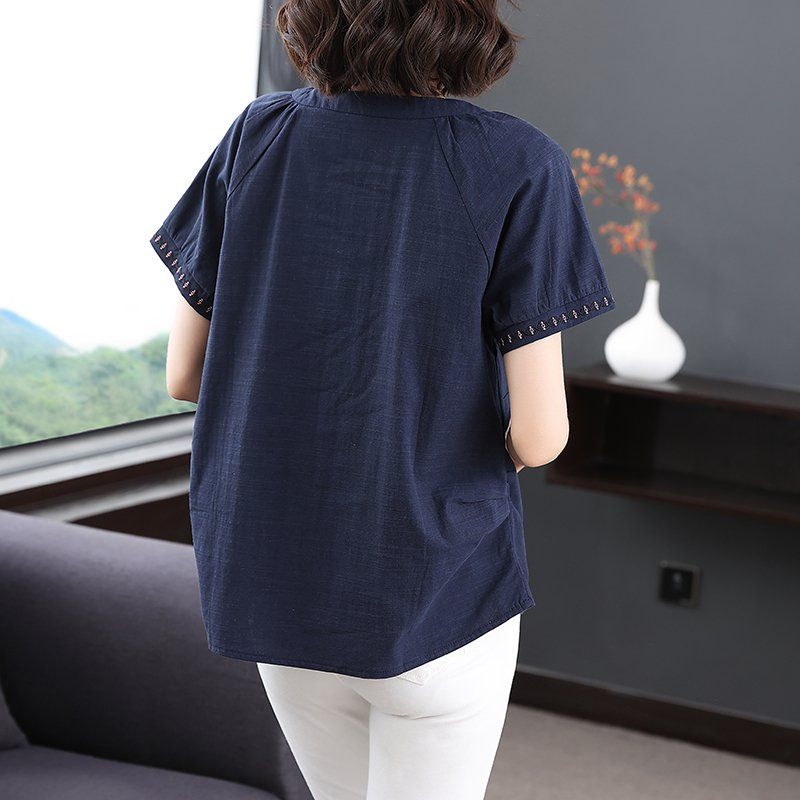 봄 여름 여성 루즈핏 빅사이즈 자수 브이넥 반팔 블라우스 셔링 데일리룩 면 상의 - 상세 이미지 3