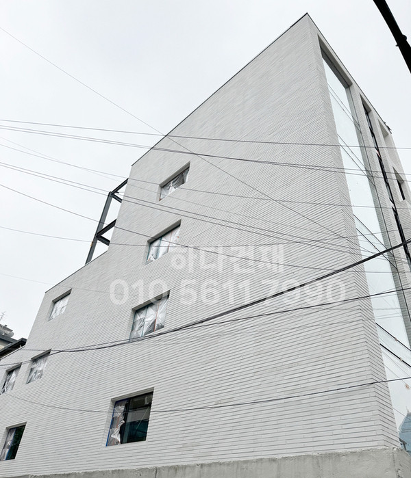 모노타일 롱와이드 500x50x17T 모던퓨어화이트 / 하다건재 시공사례