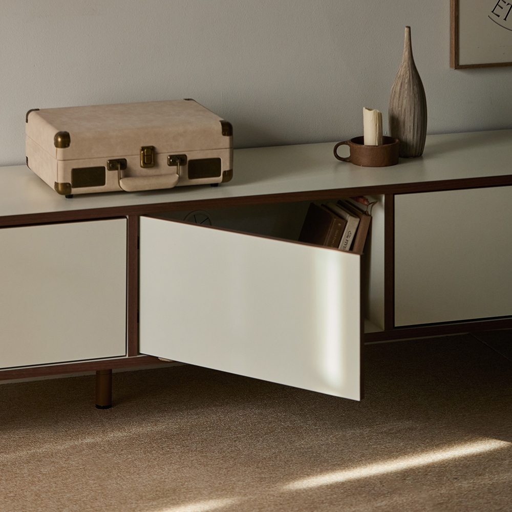 E0등급 보흐 낮은거실장 티비다이 2100x400x430mm, 월넛