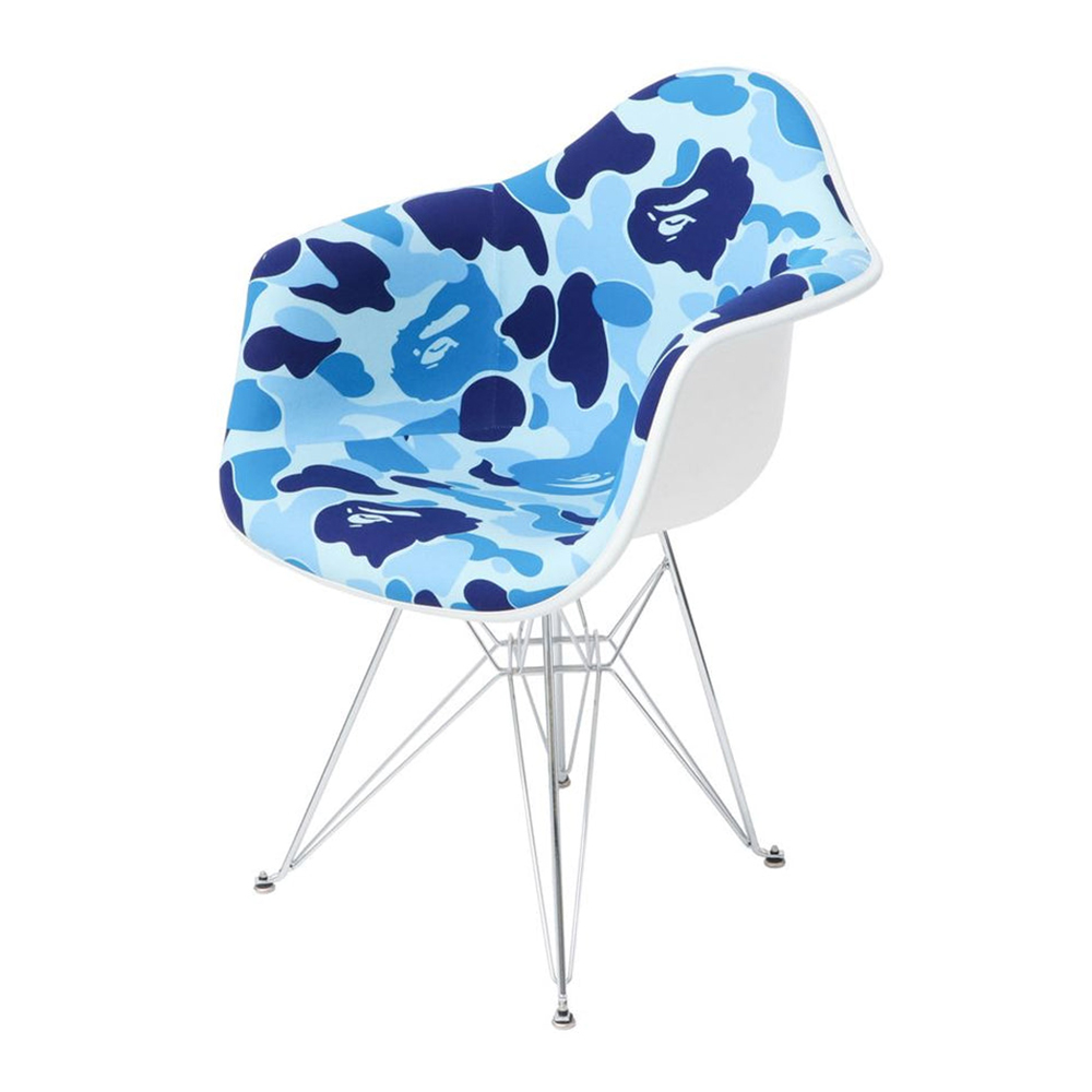 베이프 X MODERNICA 의자 ABC CAMO UPHOLSTERED ARM SHELL EIFFEL 1K73-192-906 - 메인 이미지