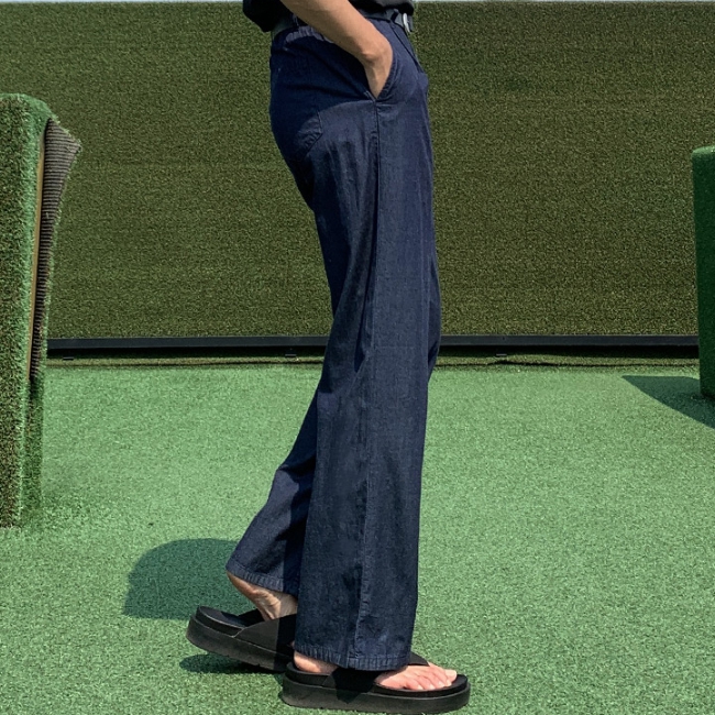 남자 르에 여름 얇은 쿨링 핀턱 뒷밴딩 세미와이드 청바지