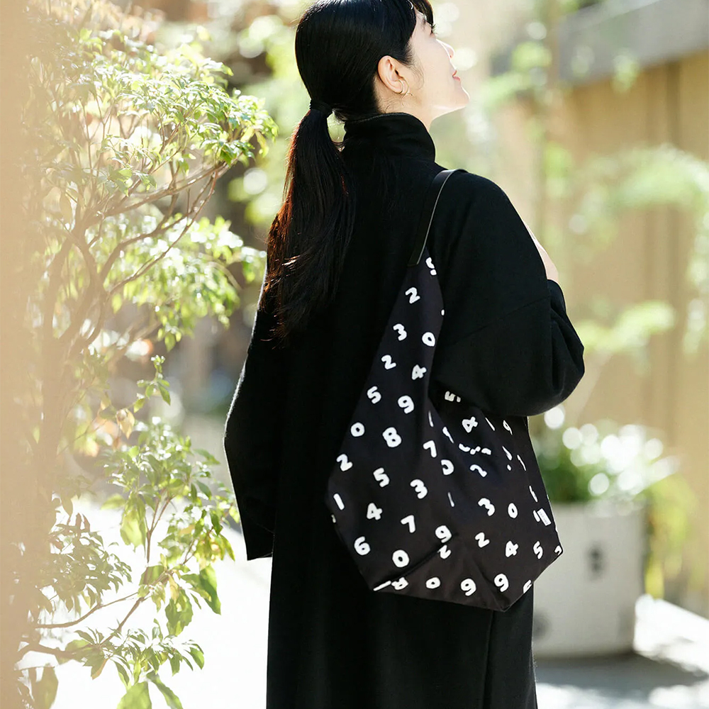 소우소우 숄더백 Origami Shoulder Bag SO-SU-U Black x White 에코백 6098150 - 상세 이미지 2