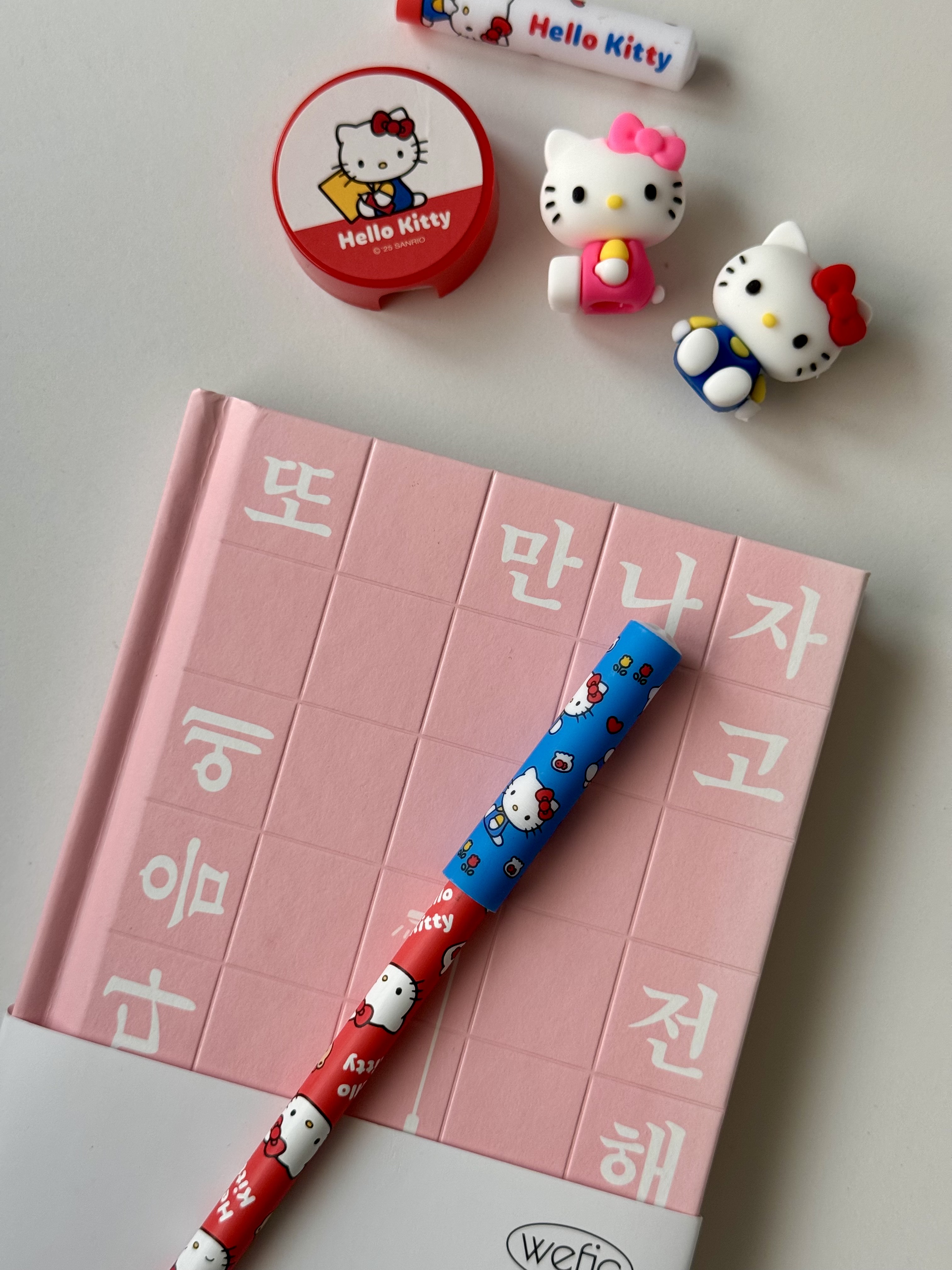 헬로키티 피규어 연필 & 보호캡 세트 - 상세 이미지 2