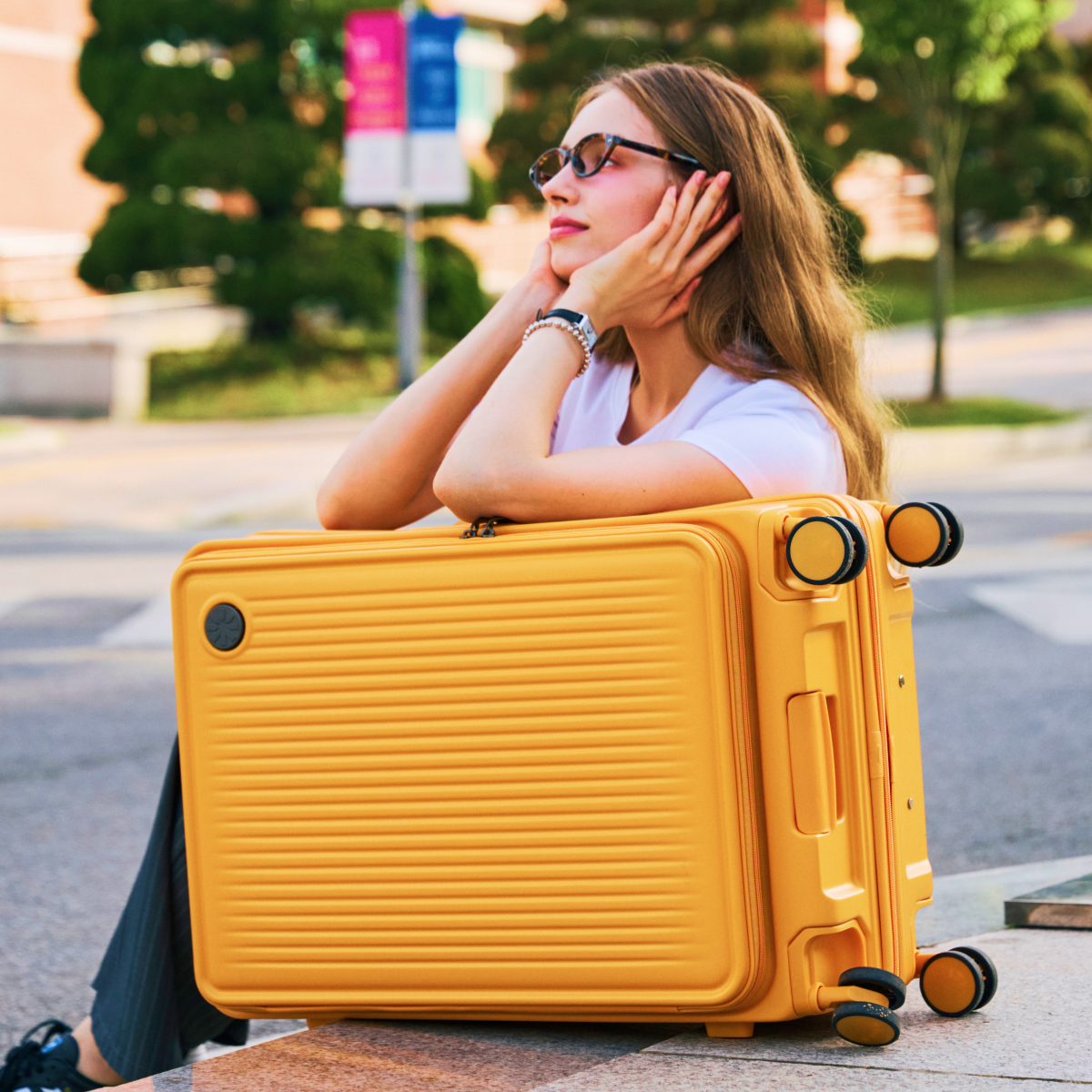 엘론 52cm(20인치) 여행용캐리어 전면오픈 컵홀더 기내반입 큰여행가방 기내용 경량러기지