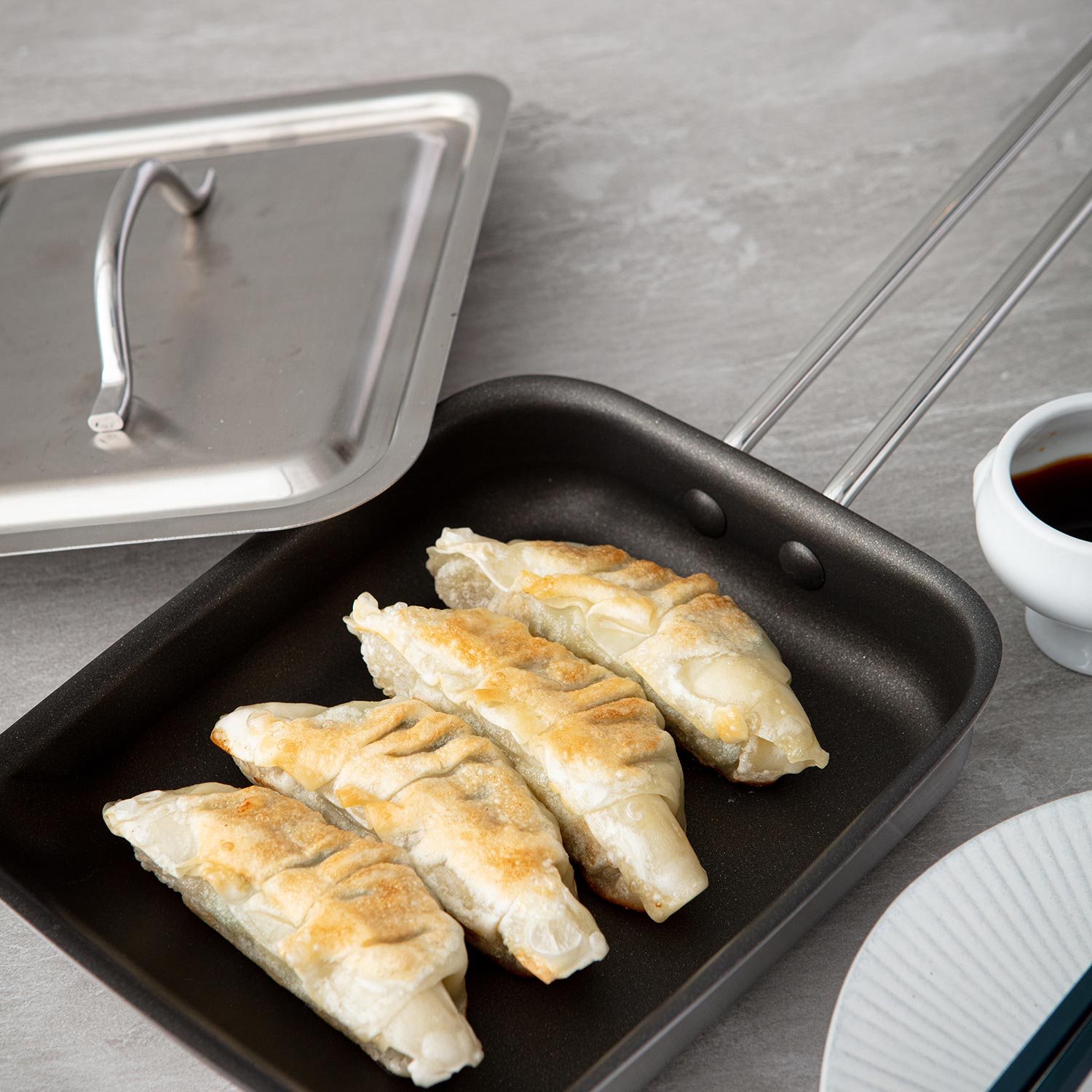 에델코첸 스텐 인덕션 가벼운 코팅팬 사각후라이팬 교자팬 계란말이팬 18cm (블랙 논스틱)